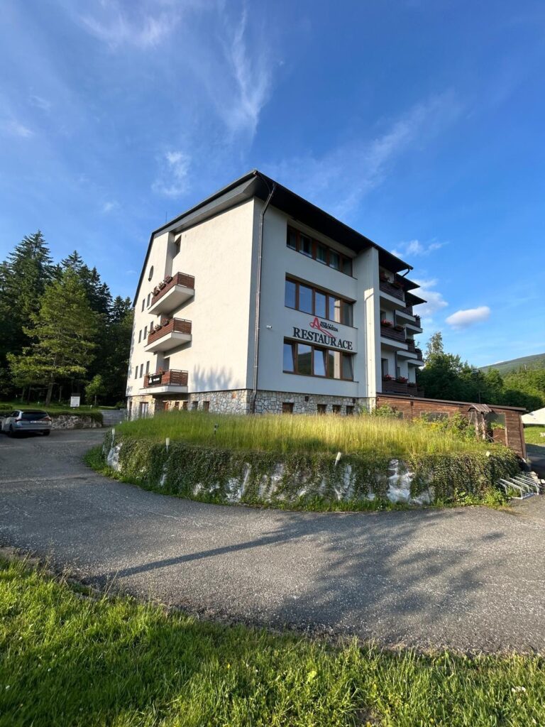 WhatsApp Image 2025-10-04 at 08.34.51